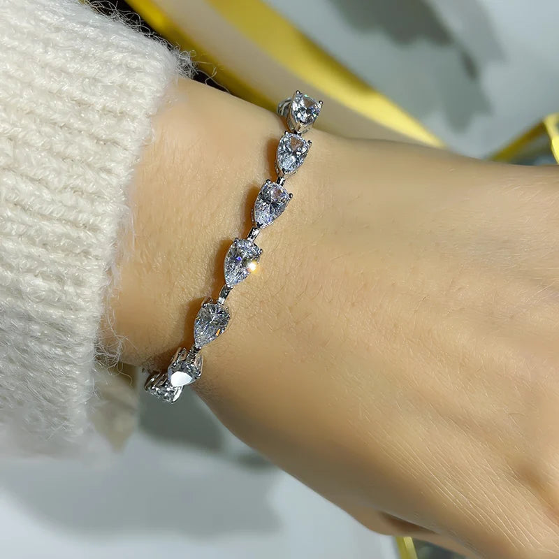Gianna pear cut High Carbon Diamond Bracelet