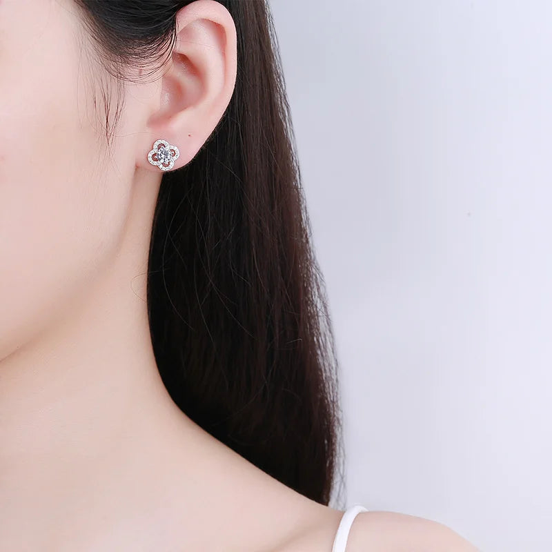 Willow Moissanite Clover Earrings