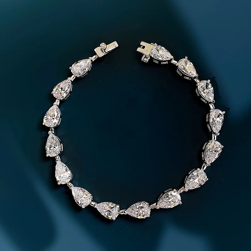 Gianna pear cut High Carbon Diamond Bracelet