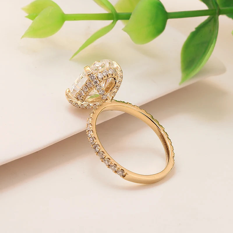 Valentina Oval Cut Lab-Grown Diamond