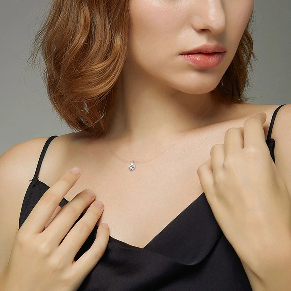 قلادة إيفلين المويسانيت بخيط شفاف