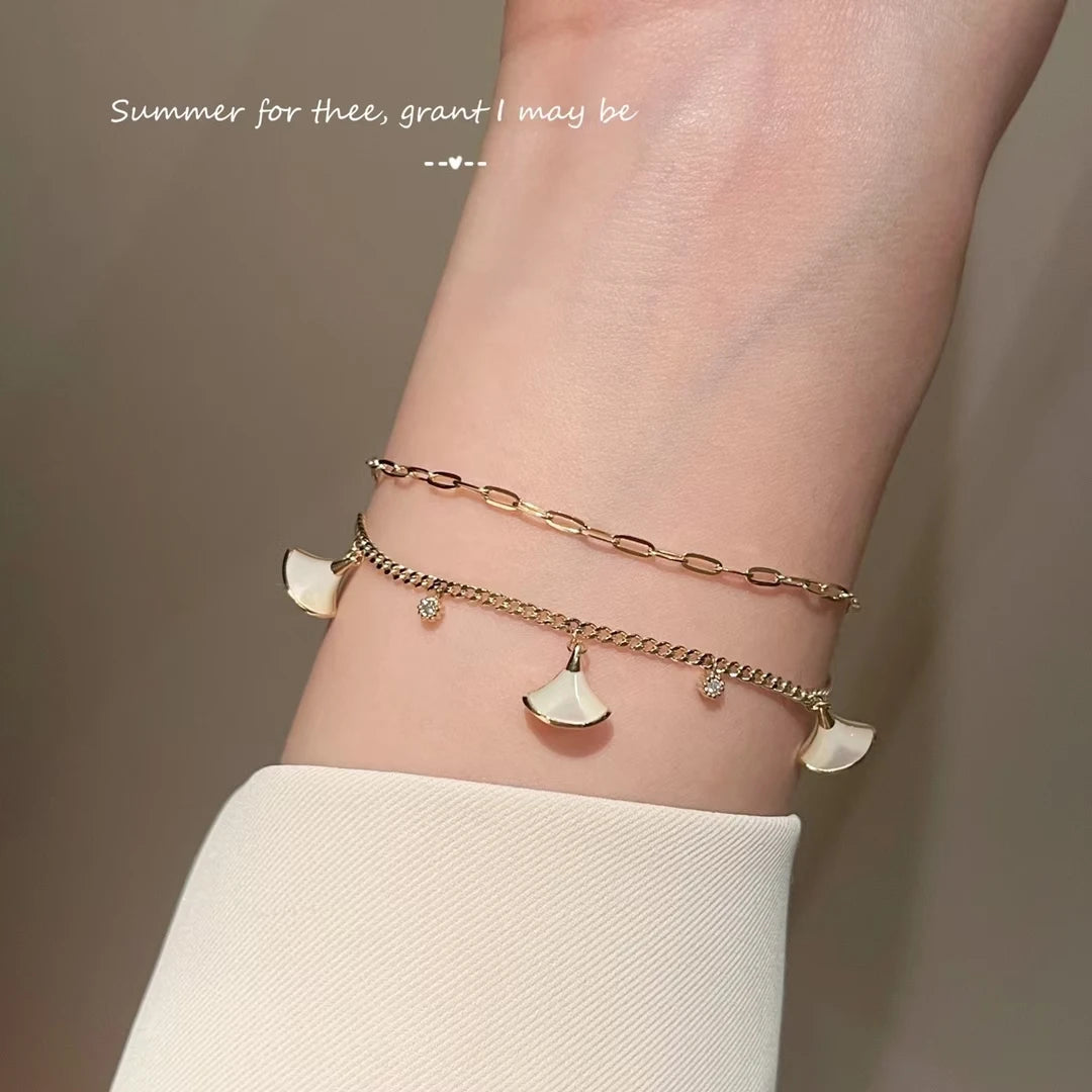 Raya Floral Shell bracelet