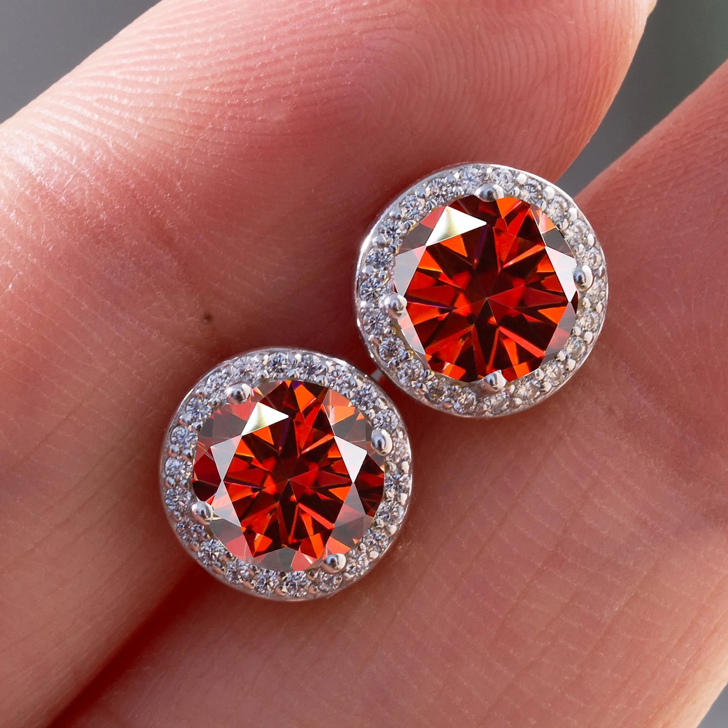 Razan Moissanite Round Earrings