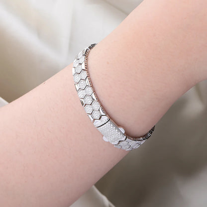 Elara Honeycomb Moissanite Bracelet