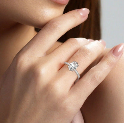 Yara Solitaire Lab-Grown Oval Cut Ring